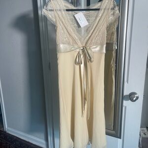 MaxMara Cream Lace Midi Dress